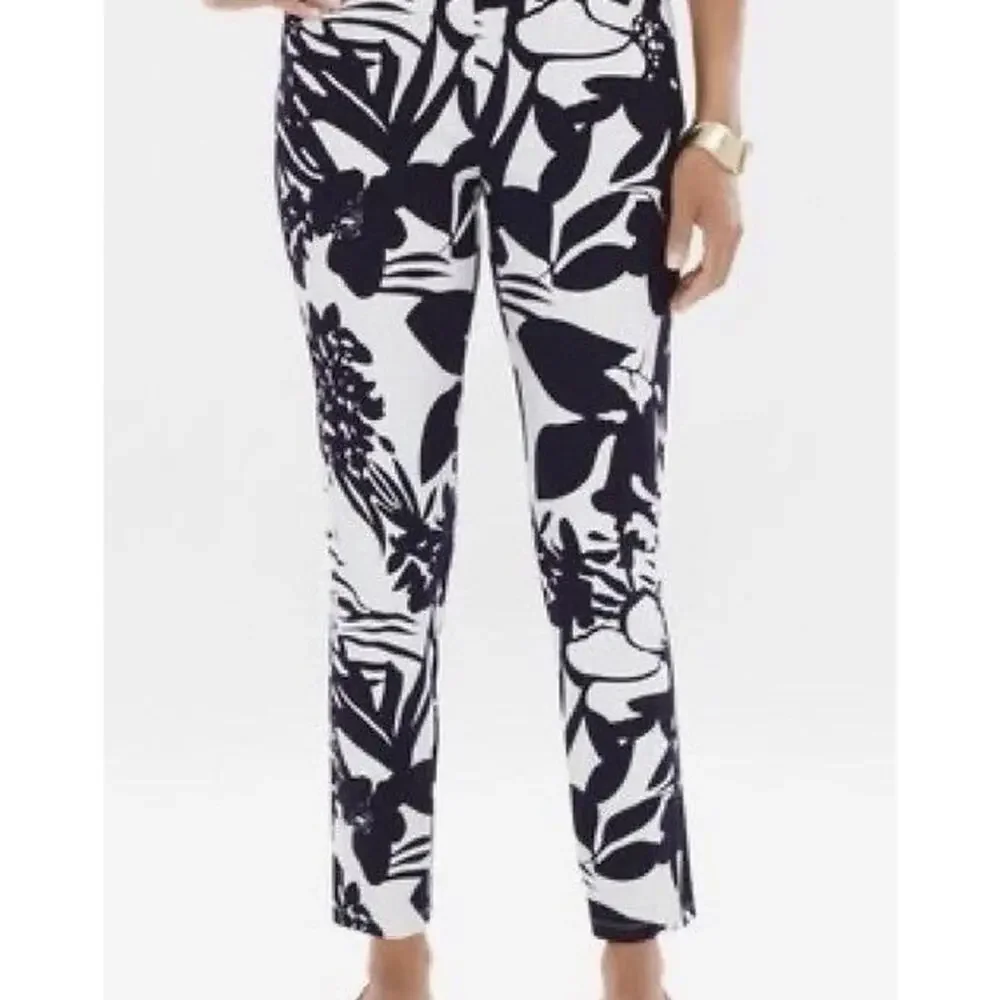 Chico's 2.5 Travelers vacation Hawaii Tropical Floral resort Ankle Pants Navy 14 - Picture 2 of 14